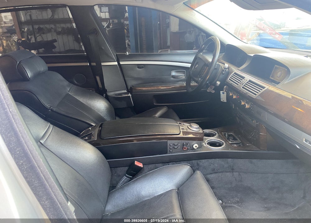 2007 BMW 750LI VIN: WBAHN83507DT71296