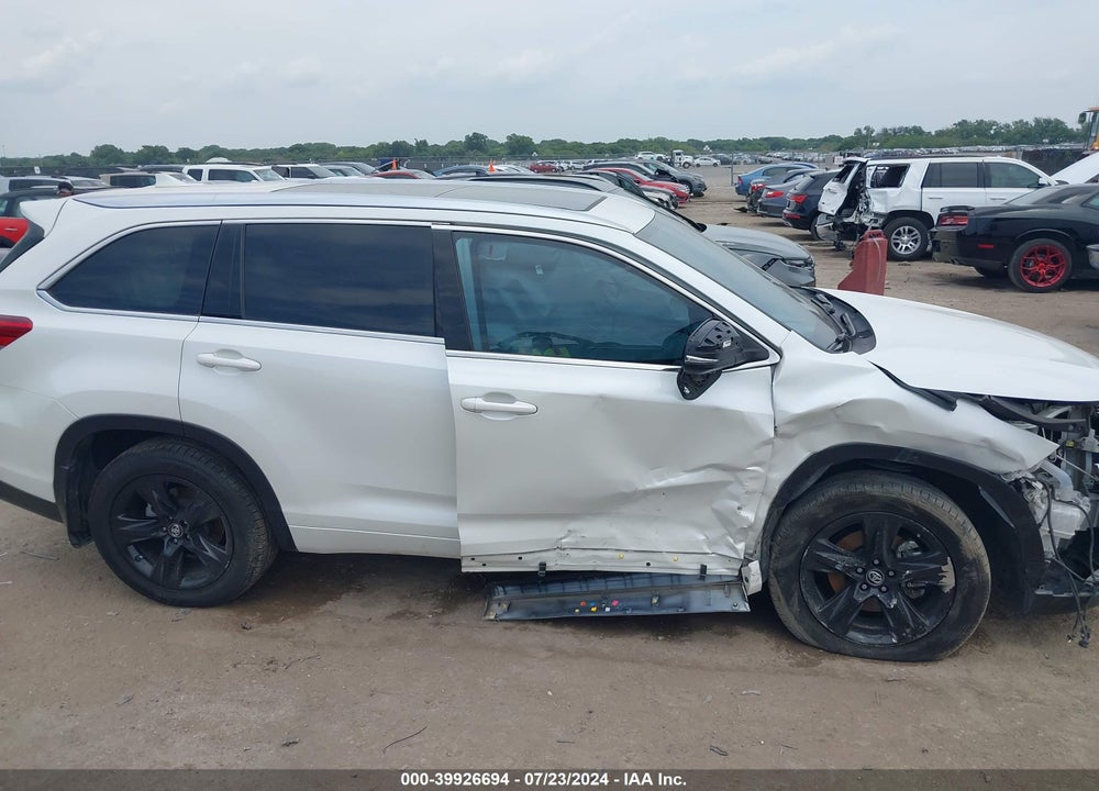 2018 TOYOTA HIGHLANDER LIMITED/PLATINUM VIN: 5TDDZRFH2JS903211
