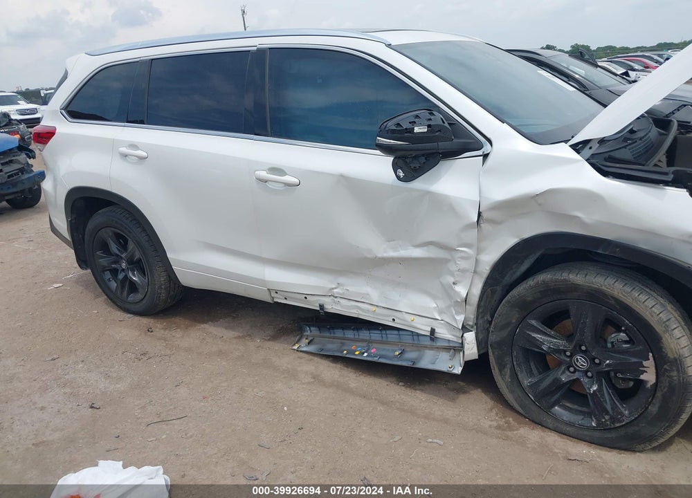 2018 TOYOTA HIGHLANDER LIMITED/PLATINUM VIN: 5TDDZRFH2JS903211