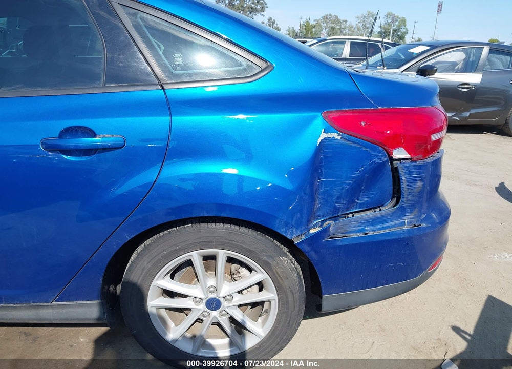 2018 FORD FOCUS SE VIN: 1FADP3FE5JL270543