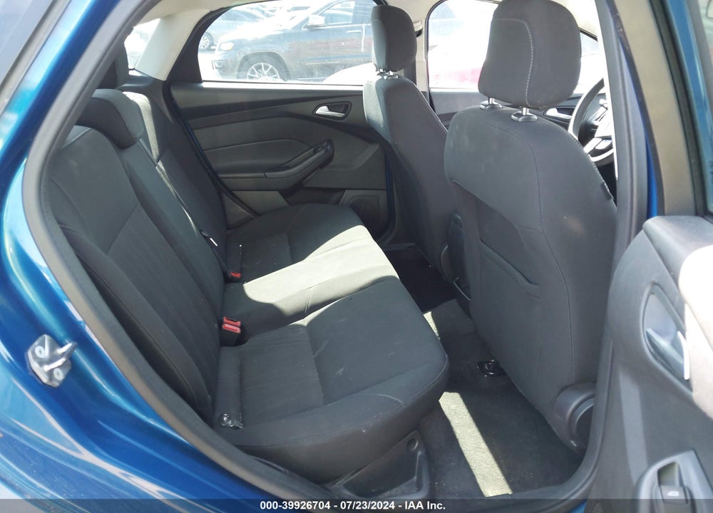 2018 FORD FOCUS SE VIN: 1FADP3FE5JL270543