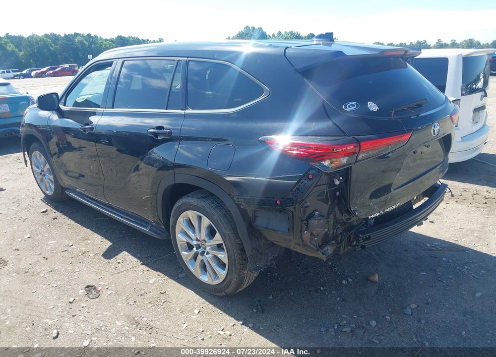 2022 TOYOTA HIGHLANDER LIMITED VIN: 5TDYZRAHXNS558055