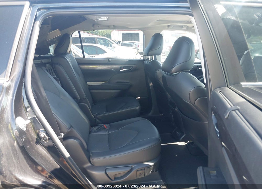 2022 TOYOTA HIGHLANDER LIMITED VIN: 5TDYZRAHXNS558055