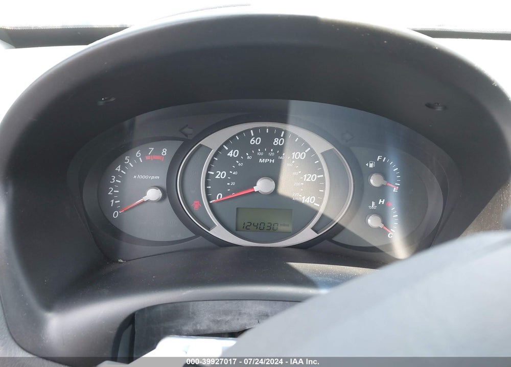 2005 HYUNDAI TUCSON GLS/LX VIN: KM8JN72D55U173622