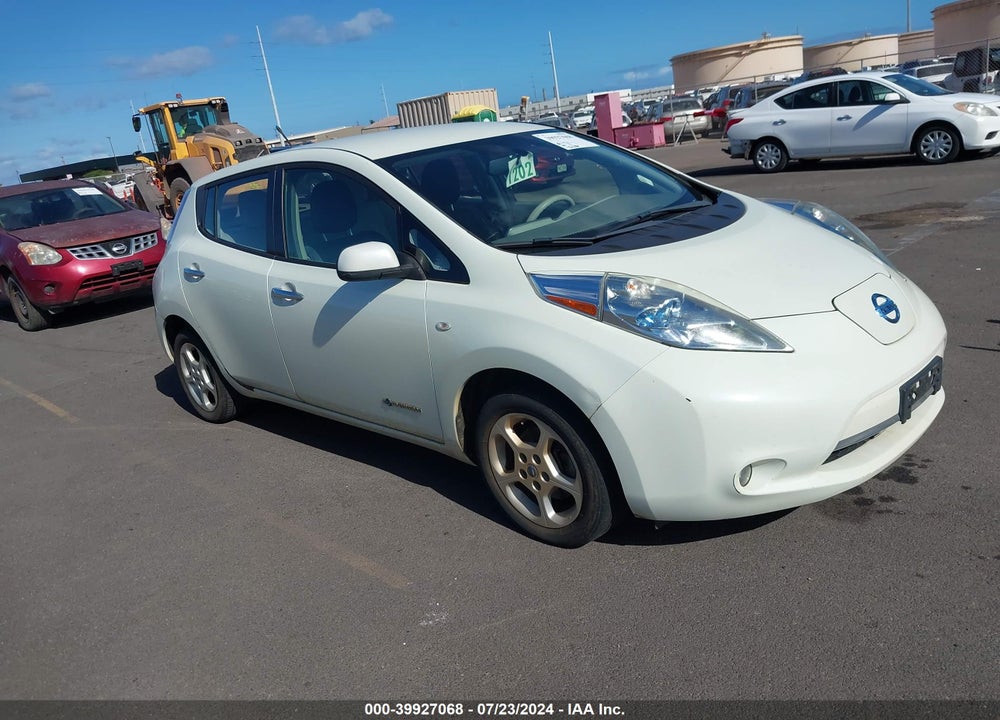 2011 NISSAN LEAF SL VIN: JN1AZ0CP0BT008588