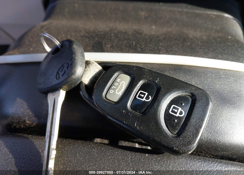 2014 HYUNDAI ELANTRA SE VIN: 5NPDH4AE2EH510792