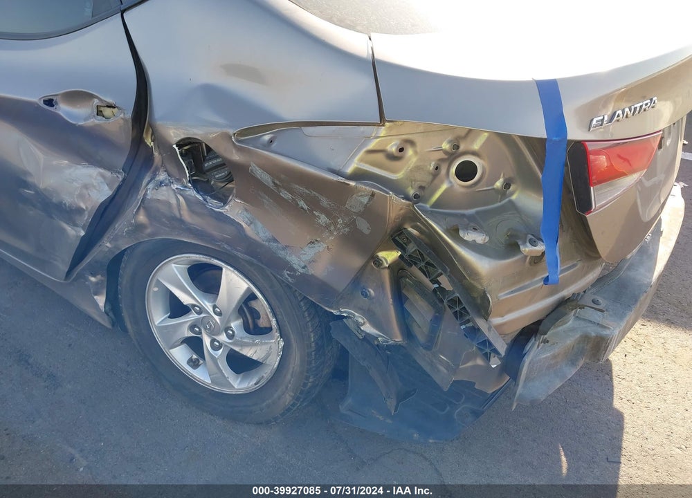 2014 HYUNDAI ELANTRA SE VIN: 5NPDH4AE2EH510792