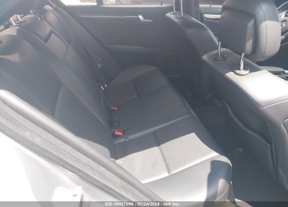2014 MERCEDES-BENZ C 250 LUXURY/SPORT VIN: WDDGF4HB6EA955144