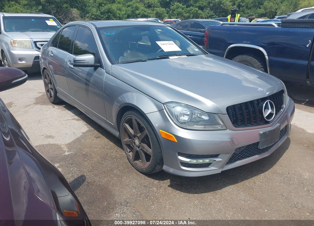 2014 MERCEDES-BENZ C 250 LUXURY/SPORT VIN: WDDGF4HB6EA955144