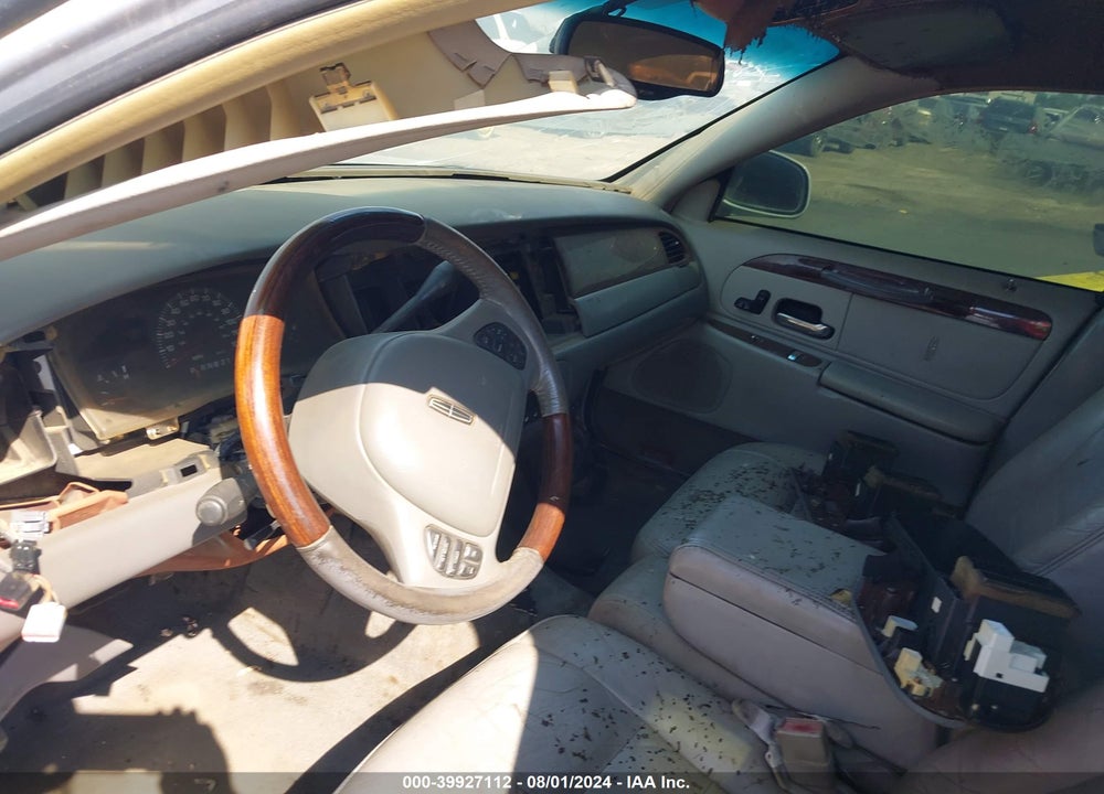 2001 LINCOLN TOWN CAR SIGNATURE VIN: 1LNHM82W01Y709730