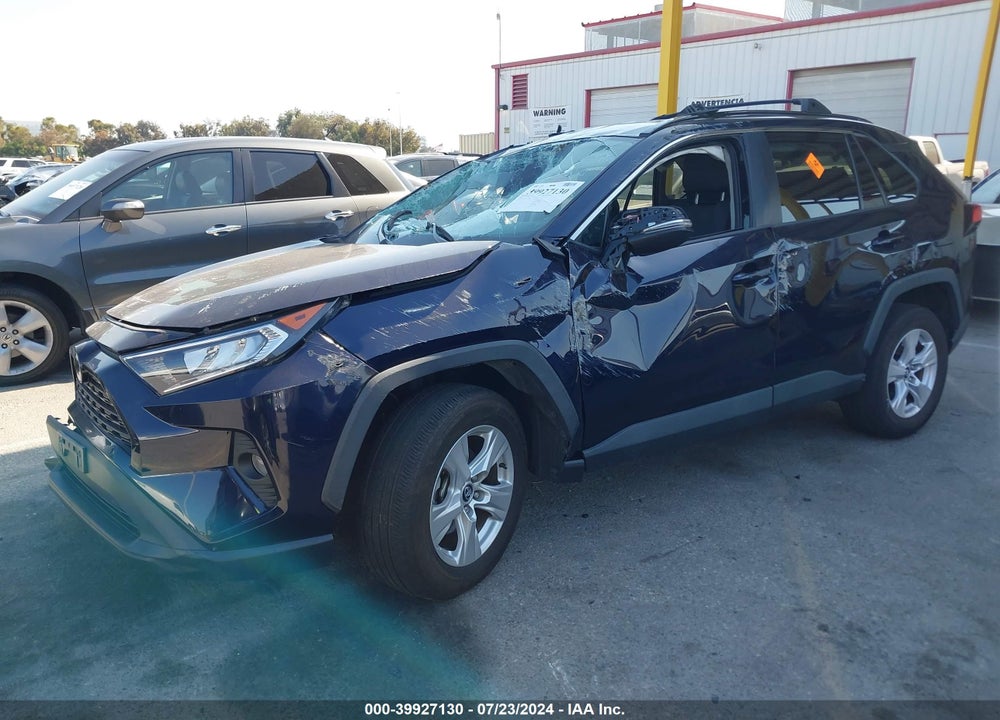 2020 TOYOTA RAV4 XLE VIN: 2T3W1RFV9LC068040