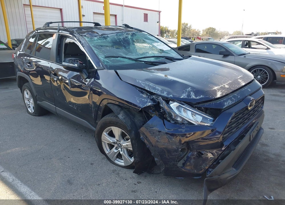 2020 TOYOTA RAV4 XLE VIN: 2T3W1RFV9LC068040