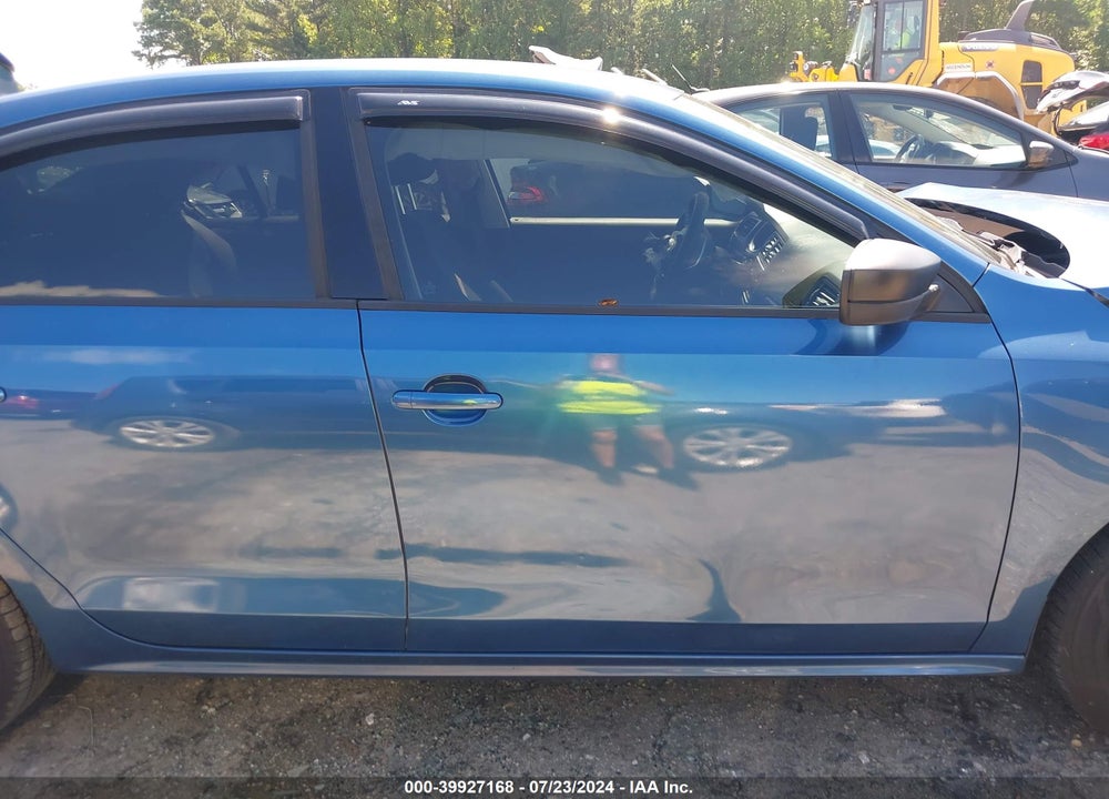2015 VOLKSWAGEN JETTA 2.0L S VIN: 3VW2K7AJXFM211101