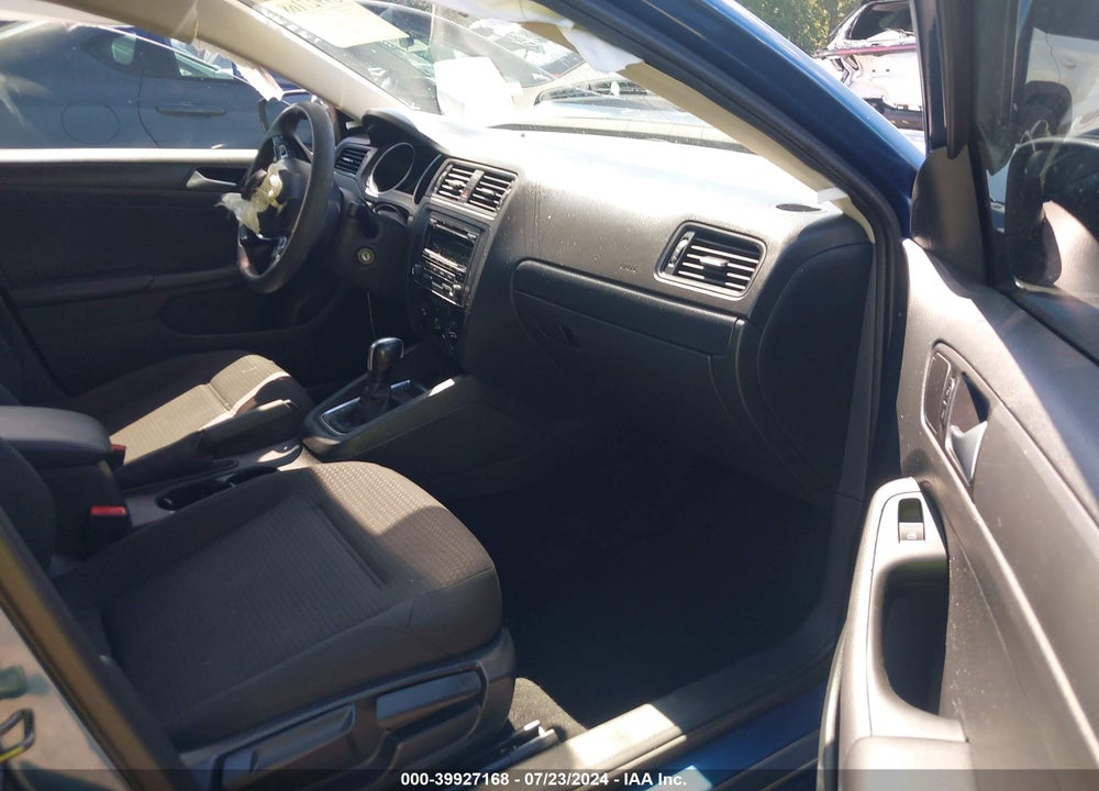 2015 VOLKSWAGEN JETTA 2.0L S VIN: 3VW2K7AJXFM211101