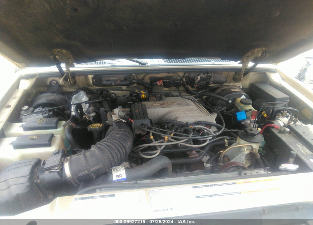 2000 FORD EXPLORER XLT VIN: 1FMZU83PXYZA01677