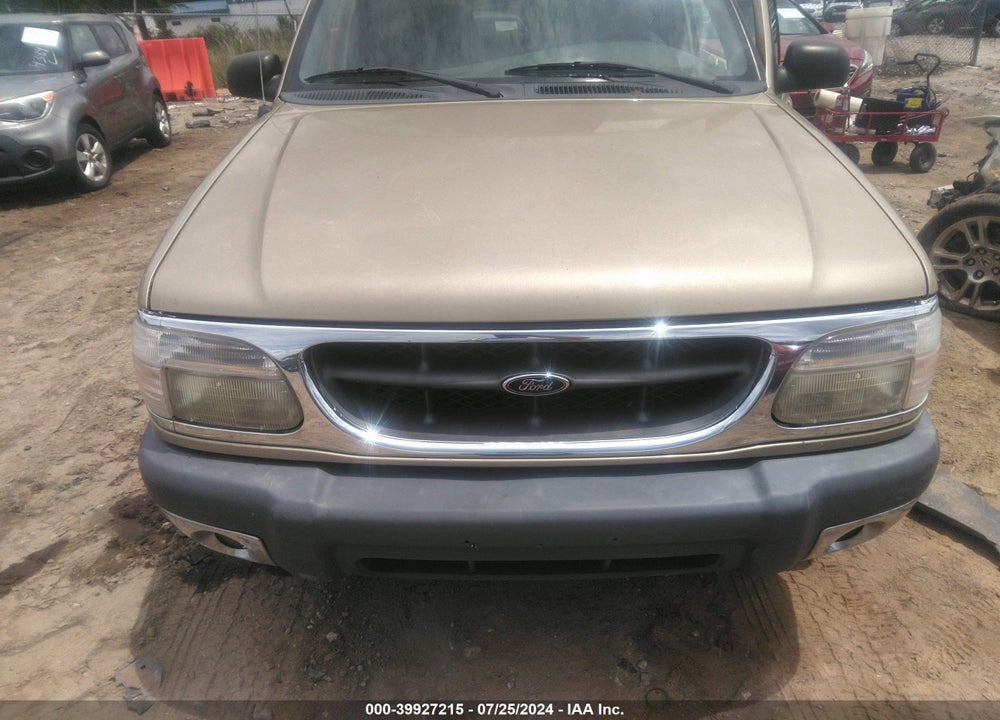 2000 FORD EXPLORER XLT VIN: 1FMZU83PXYZA01677