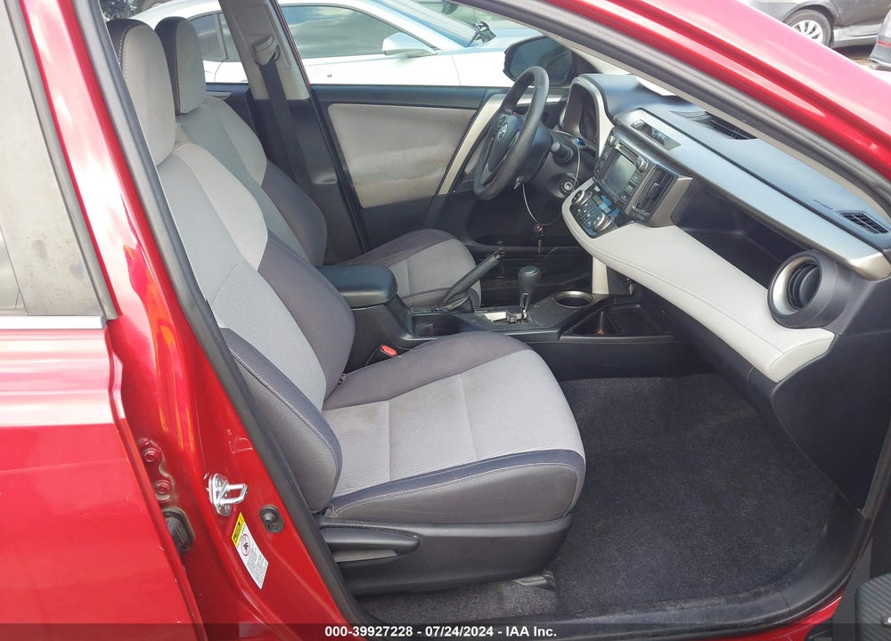 2015 TOYOTA RAV4 XLE VIN: 2T3WFREV7FW157370