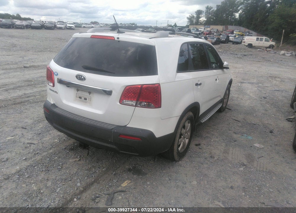 2013 KIA SORENTO LX V6 VIN: 5XYKT4A21DG329829
