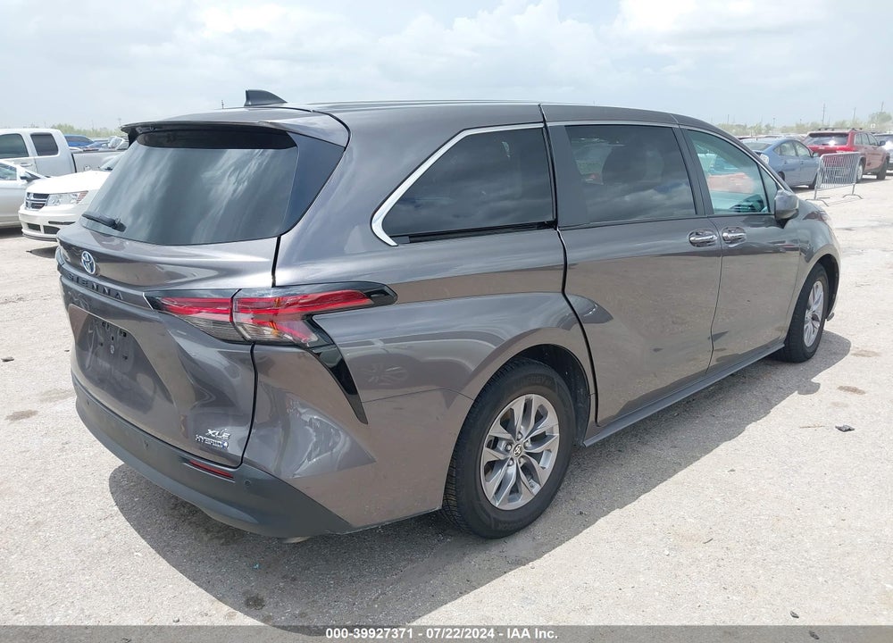 2022 TOYOTA SIENNA XLE VIN: 5TDYRKEC6NS125693