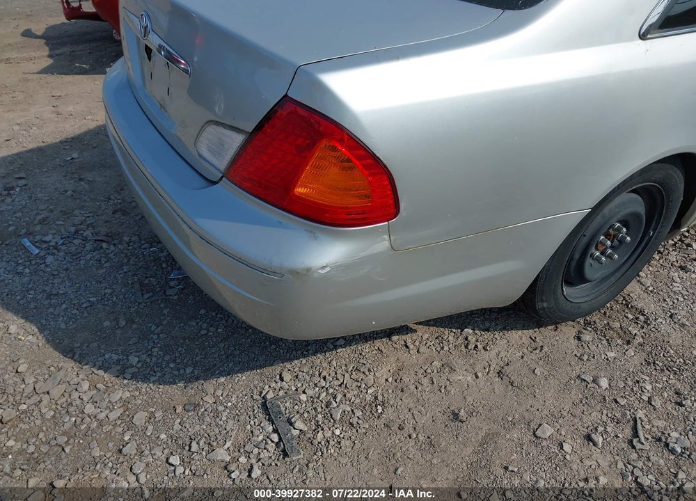 2002 TOYOTA AVALON XLS VIN: 4T1BF28B32U262272