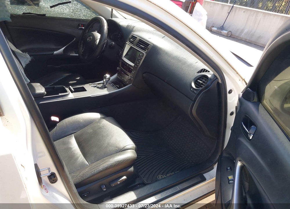 2006 LEXUS IS 350 VIN: JTHBE262662001082