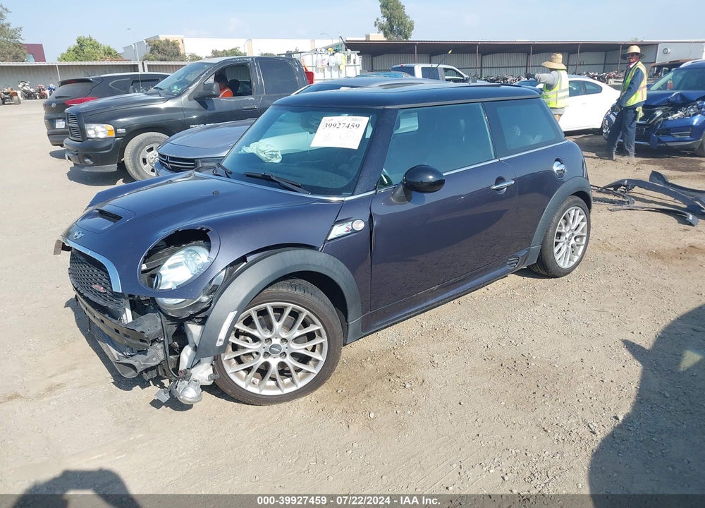 2012 MINI COOPER S VIN: WMWSV3C57CTY16402