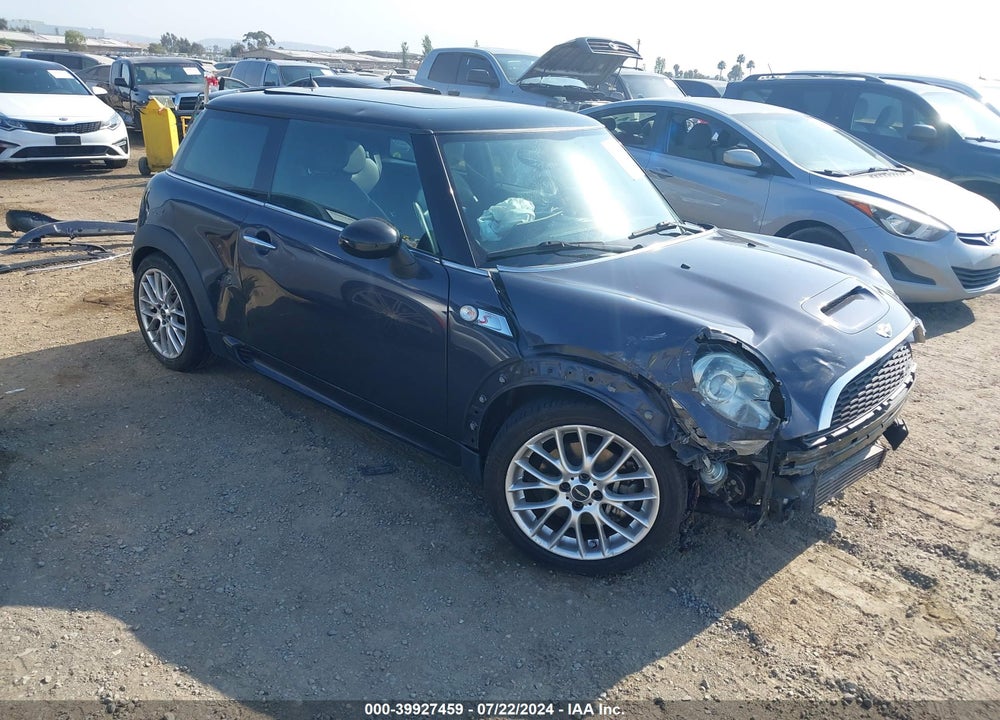 2012 MINI COOPER S VIN: WMWSV3C57CTY16402
