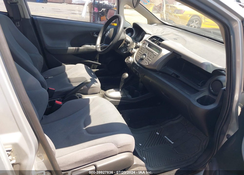 2012 HONDA FIT VIN: JHMGE8H34CS000801