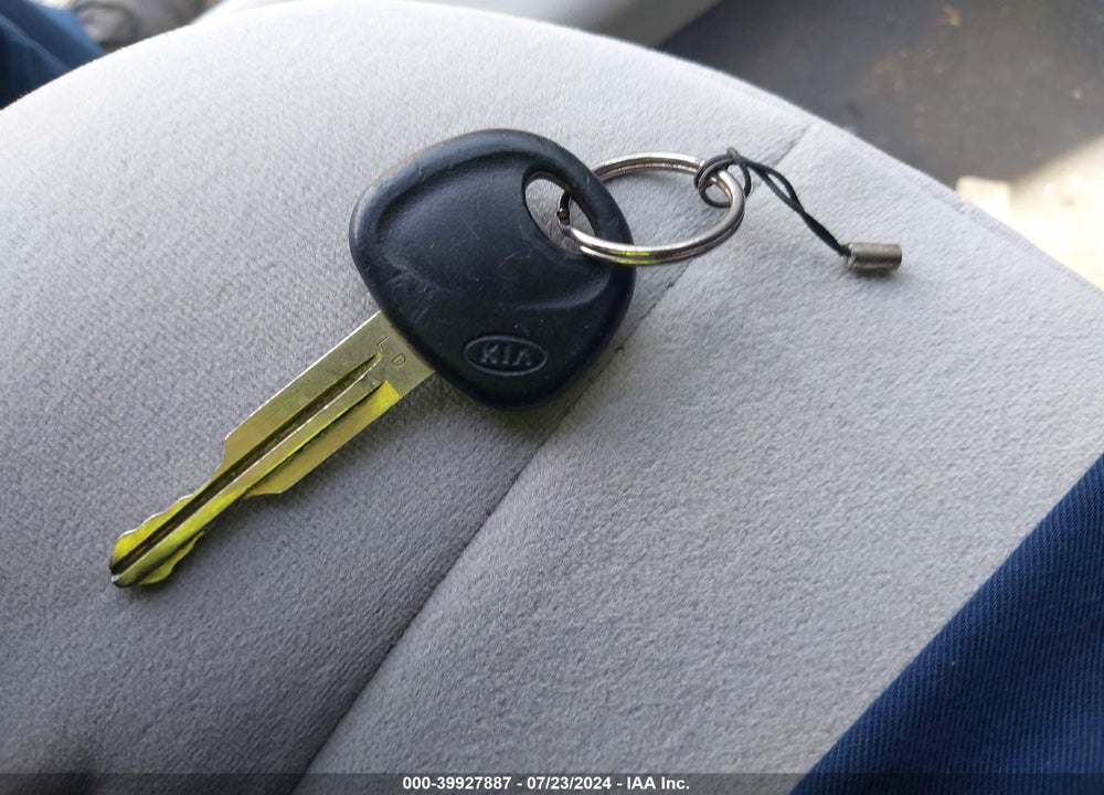 2008 KIA SPECTRA EX VIN: KNAFE122685514656