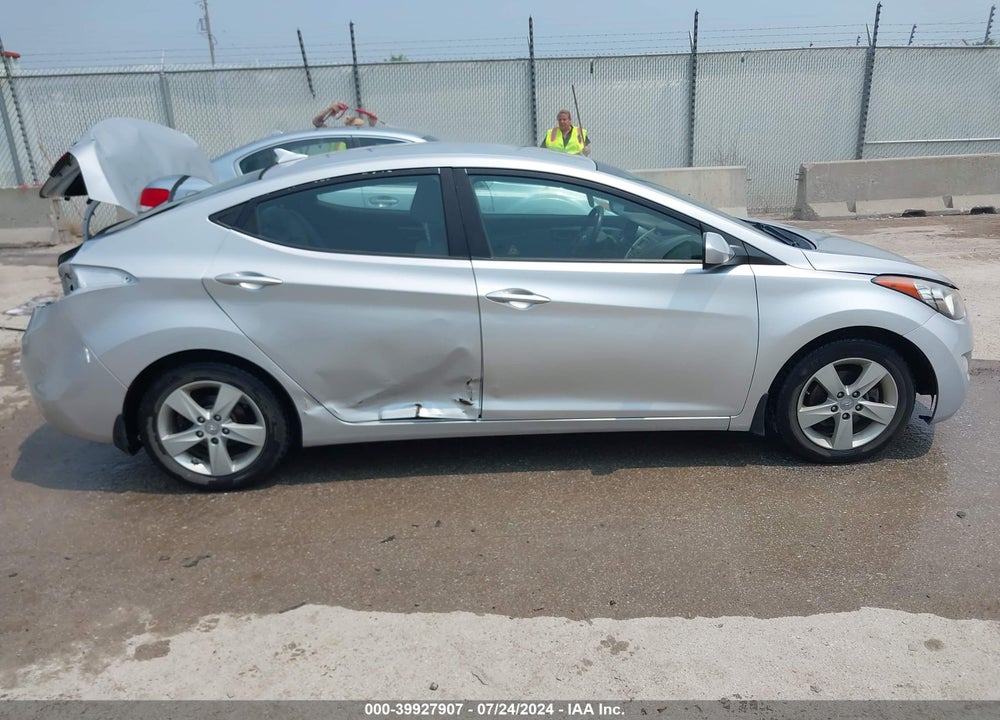 2013 HYUNDAI ELANTRA GLS VIN: KMHDH4AE4DU927038