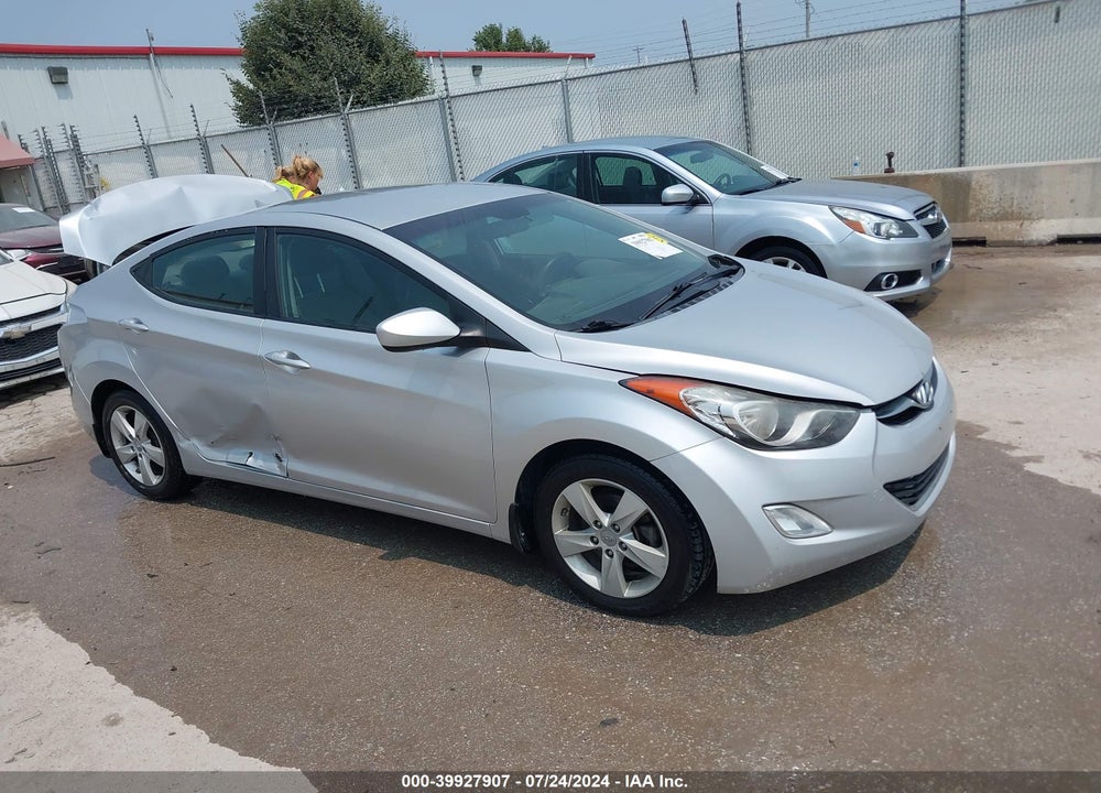 2013 HYUNDAI ELANTRA GLS VIN: KMHDH4AE4DU927038