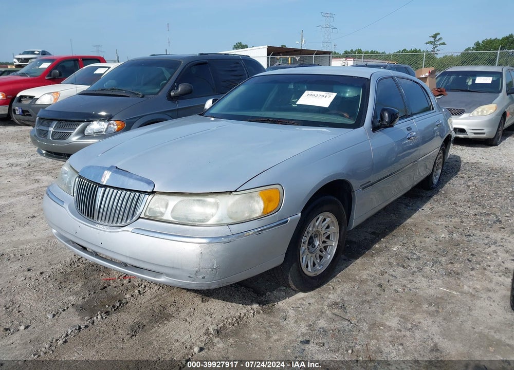 2001 LINCOLN TOWN CAR SIGNATURE VIN: 1LNHM82W71Y734995