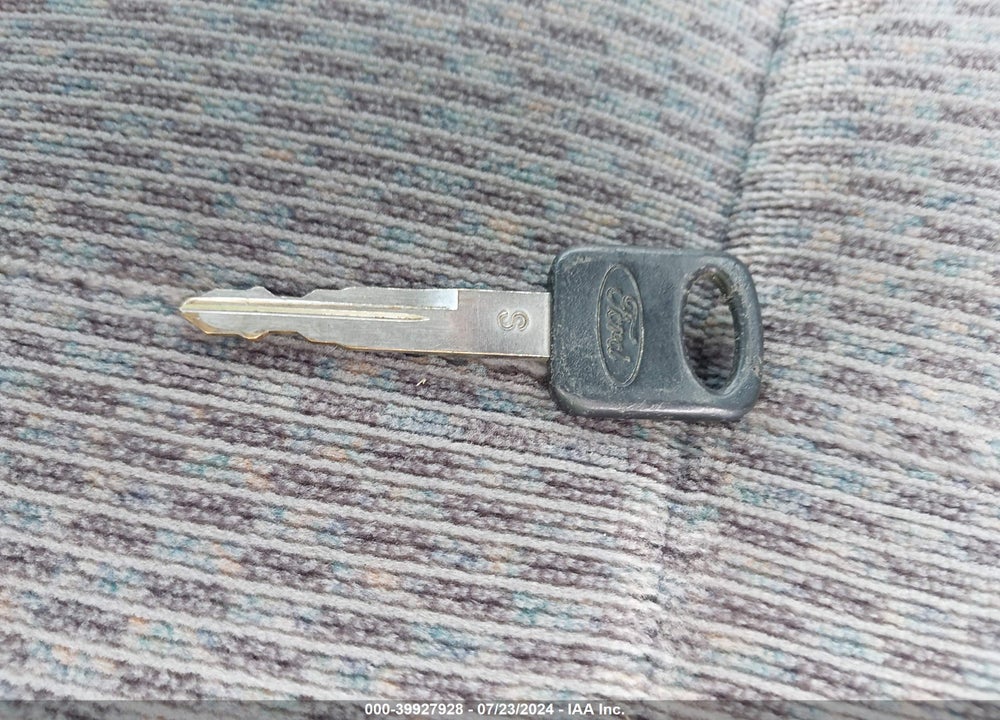 1998 FORD F-150 LARIAT/XL VIN: 2FTRF08L8WCA36363
