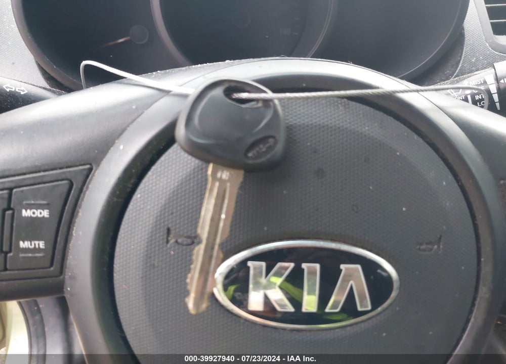 2013 KIA SOUL VIN: KNDJT2A57D7602182