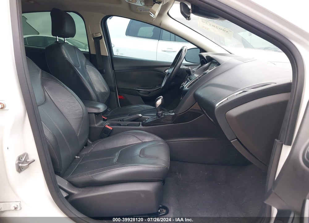 2015 FORD FOCUS TITANIUM VIN: 1FADP3N27FL278304