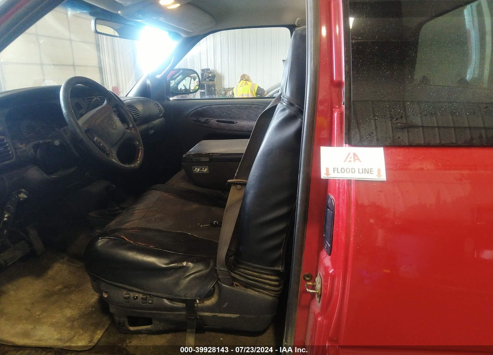 2001 DODGE RAM 2500 ST VIN: 1B7KF23651J607185