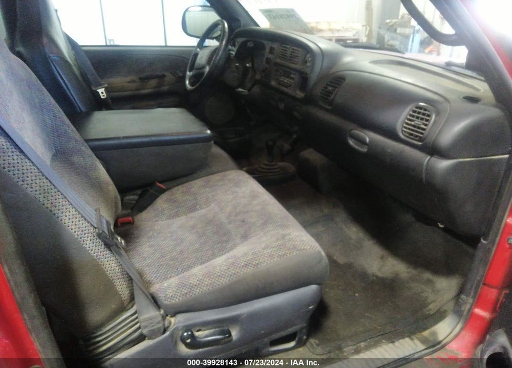 2001 DODGE RAM 2500 ST VIN: 1B7KF23651J607185