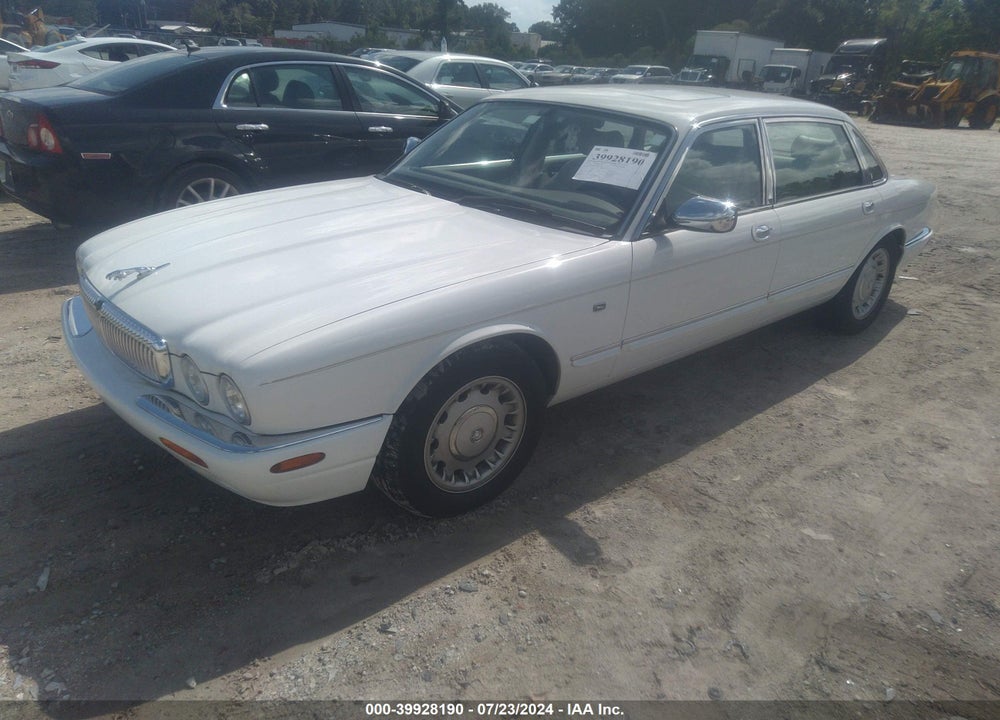 1999 JAGUAR XJ8 VANDEN PLAS VIN: SAJKX6046XC859551