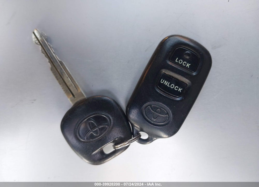 2006 TOYOTA COROLLA LE VIN: JTDBR32E960079881