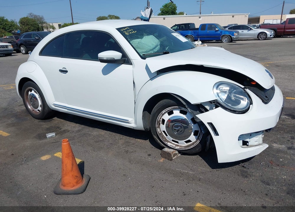 2015 VOLKSWAGEN BEETLE VIN: 3VWF17AT1FM601056