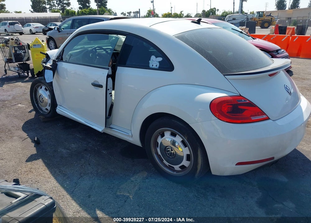 2015 VOLKSWAGEN BEETLE VIN: 3VWF17AT1FM601056