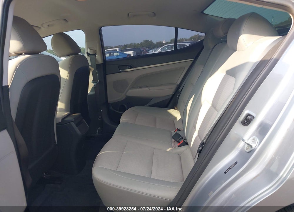2017 HYUNDAI ELANTRA SE VIN: 5NPD84LF4HH050870