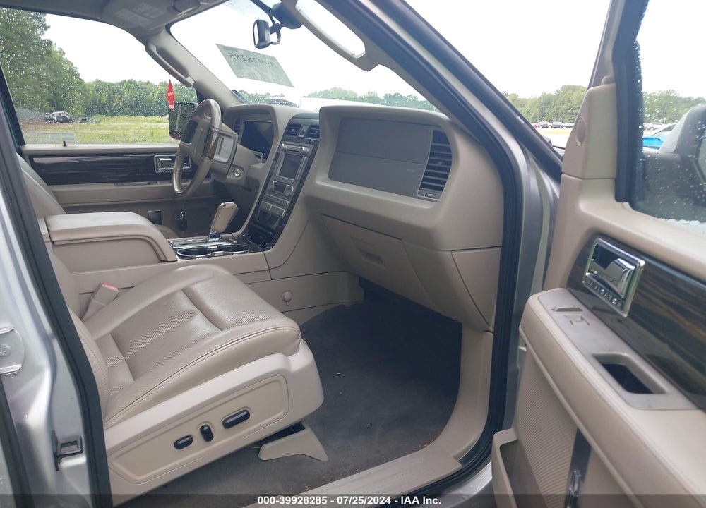 2010 LINCOLN NAVIGATOR VIN: 5LMJJ2H59AEJ03234