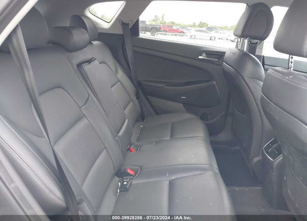 2017 HYUNDAI TUCSON LIMITED VIN: KM8J33A24HU353175