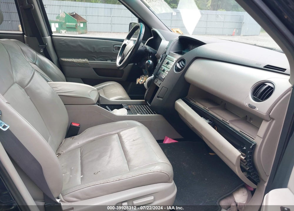 2011 HONDA PILOT EX-L VIN: 5FNYF4H60BB034610