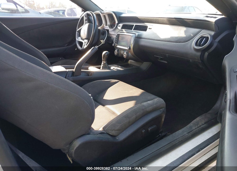 2015 CHEVROLET CAMARO VIN: 2G1FC1E30F9281539