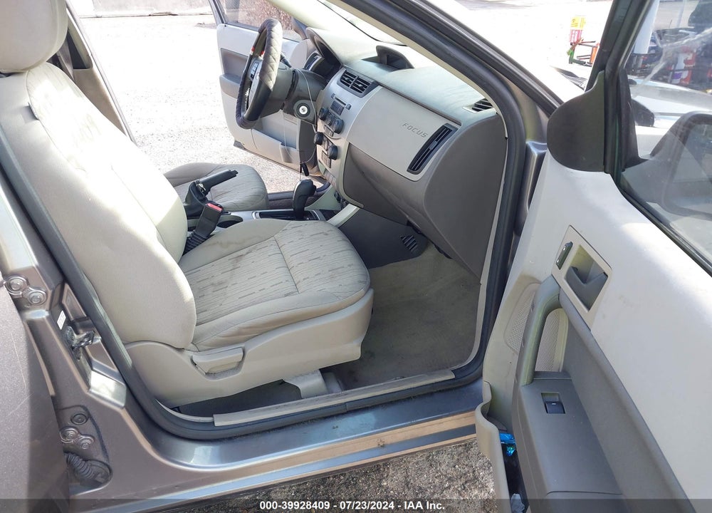 2011 FORD FOCUS SE VIN: 1FAHP3FN2BW142147
