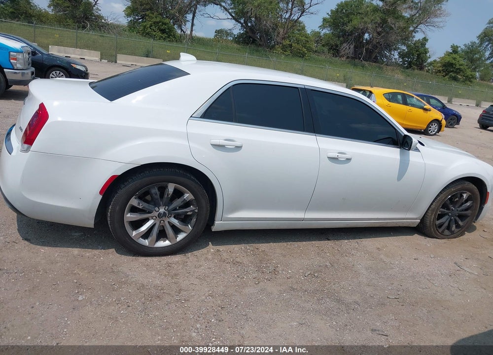 2017 CHRYSLER 300 LIMITED AWD VIN: 2C3CCARG9HH512913