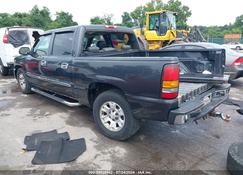 2005 GMC SIERRA 1500 SLT VIN: 2GTEC13T451240446