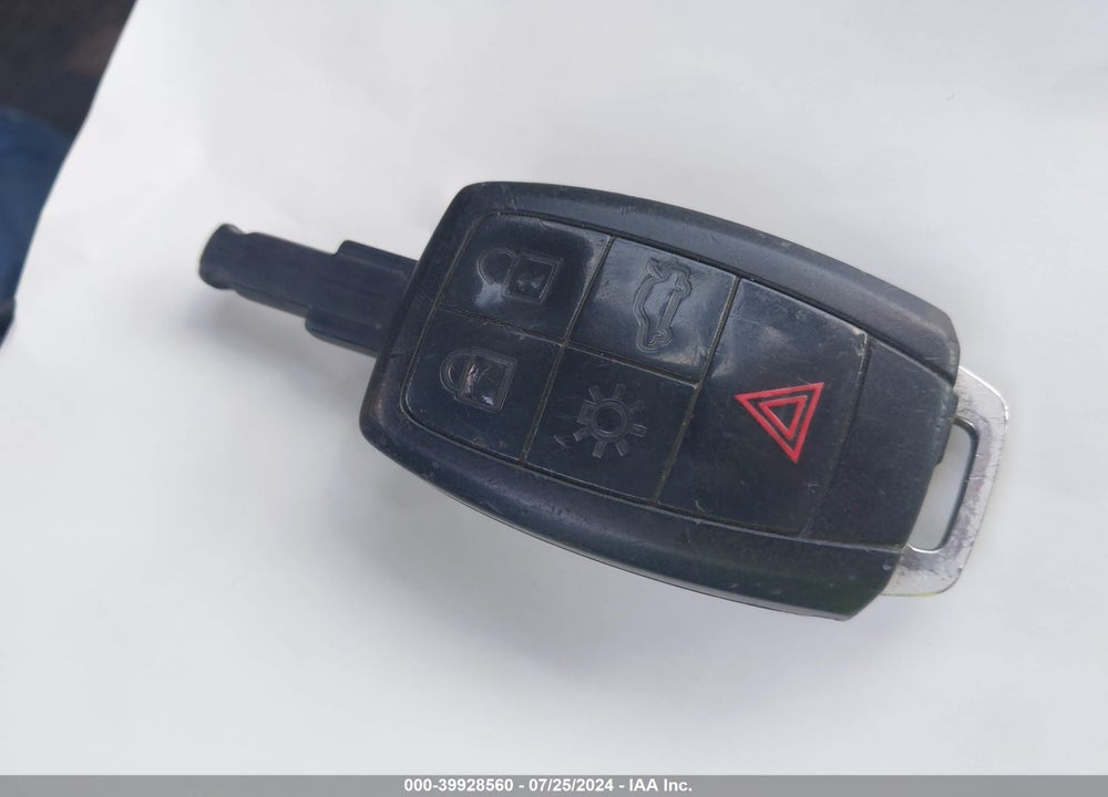 2008 VOLVO S40 2.4I VIN: YV1MS390882374897
